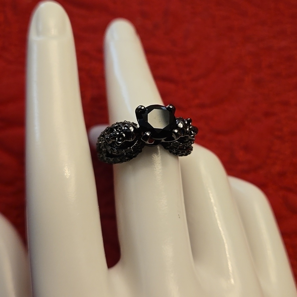Unisex Punk/Goth Gunmetal Black Cubic Zirconia Skull Design Ring size 7 - Picture 5 of 10